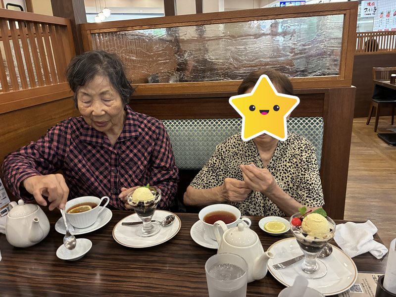 カフェでスイーツタイム