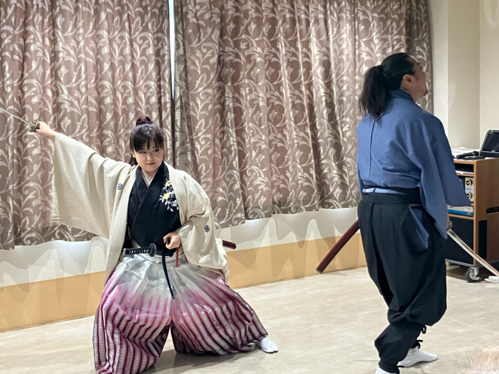 迫力満点の殺陣パフォーマンス