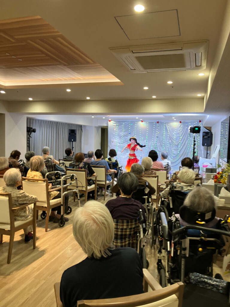 プロの歌劇団による歌謡ショー