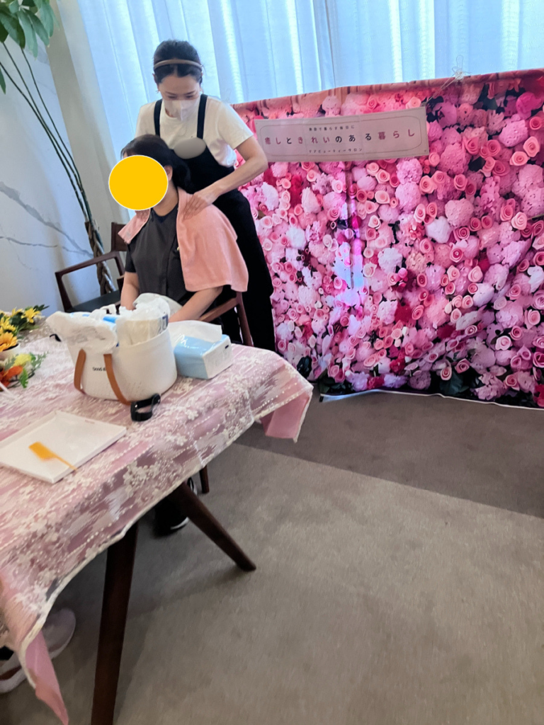 スタッフの介護美容体験