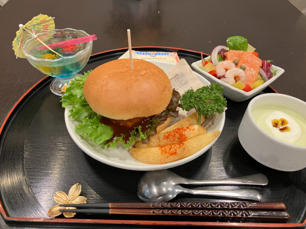 おもてなしグルメランチ「ハンバーガーセット」