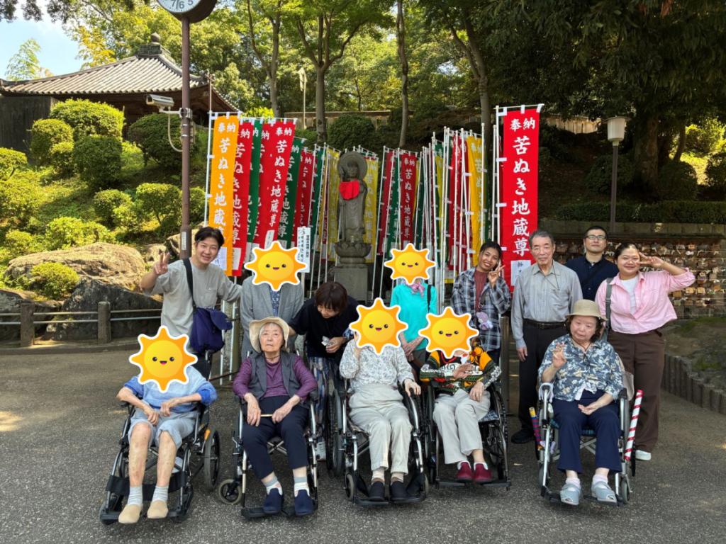 喜多院にて参拝するご入居者