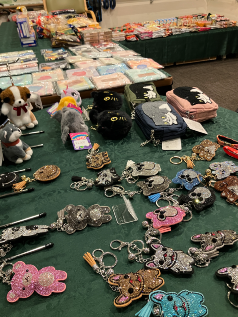 移動式ファッションデパートの商品