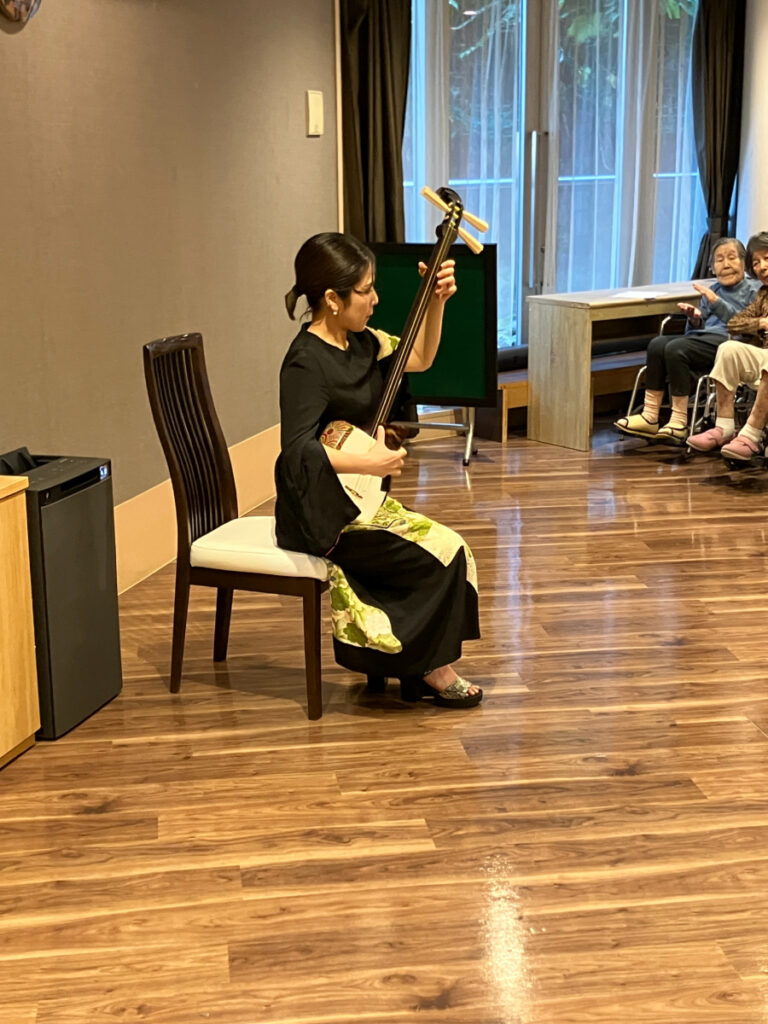 本格的な三味線演奏