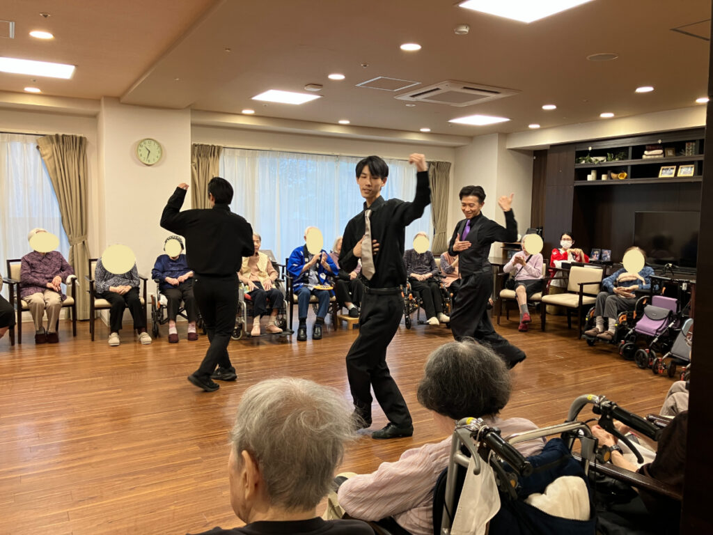 スタッフによるタンゴショー