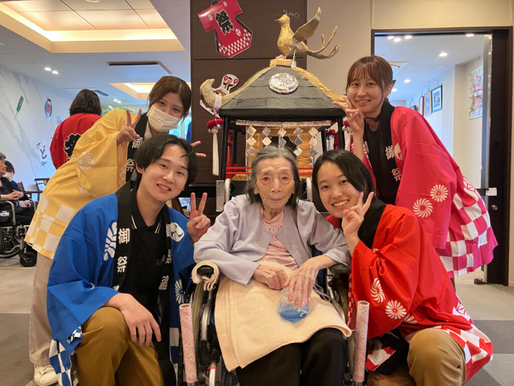 納涼祭で集合写真