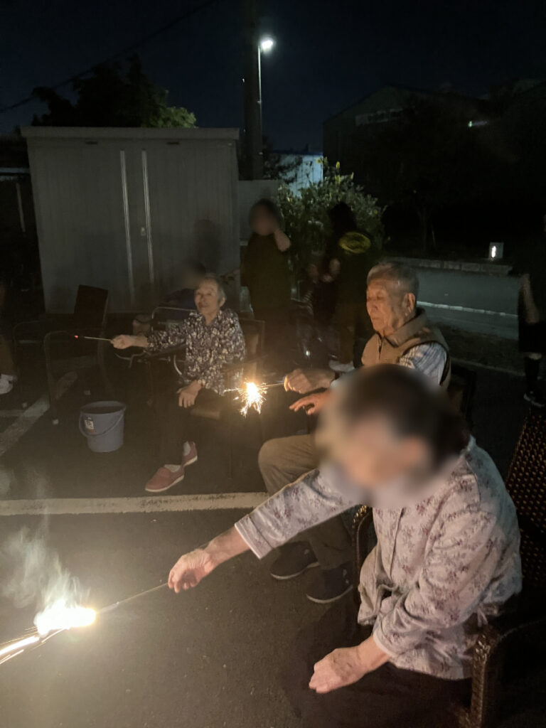 秋祭りで花火大会