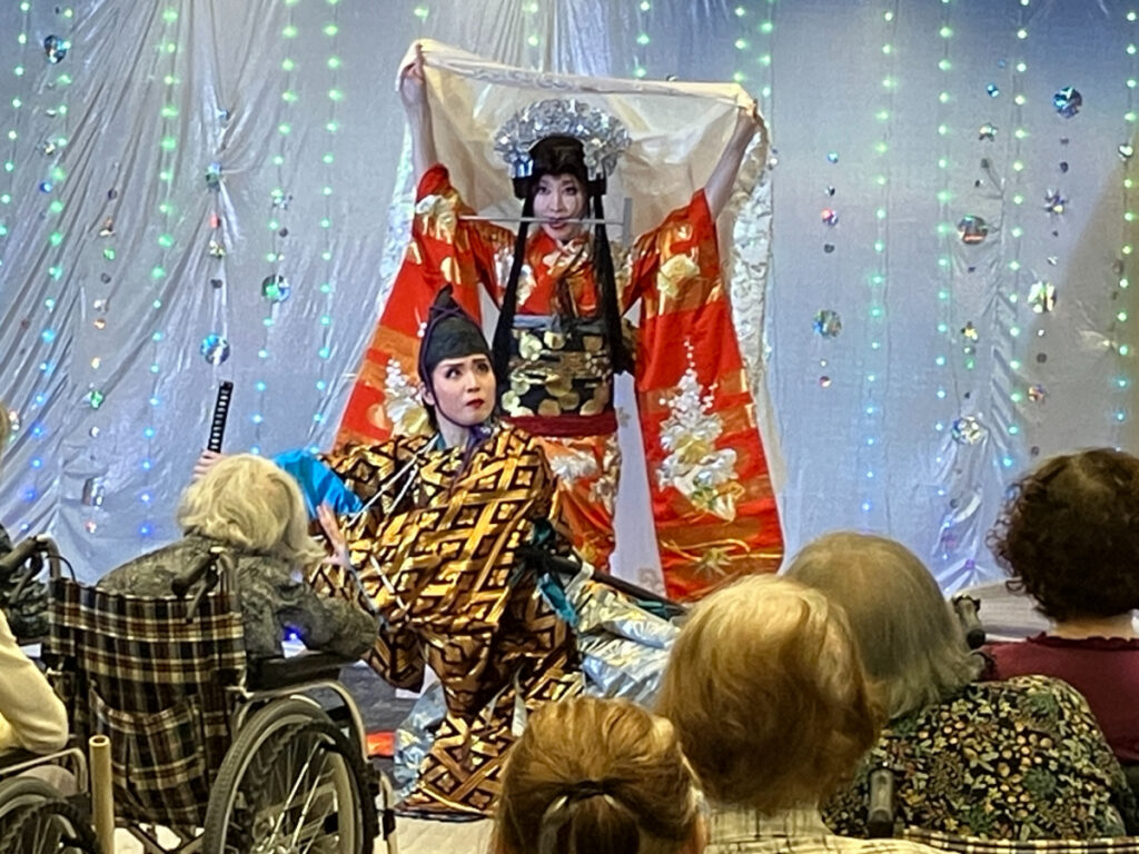 劇団呼華による歌劇ショー