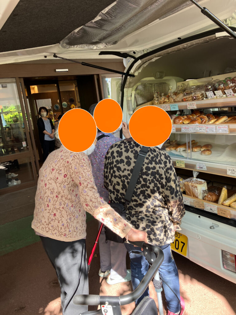 移動パン屋さん来訪